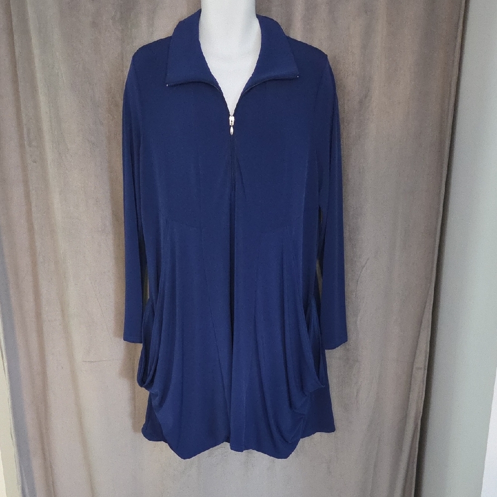 NWT 1X Pretty Women Navy Women's Tunic Top